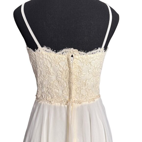 Romantic Off White Lace Gown Vintage Maxi Dress for Rehearsal Dinner Bridal - Picture 6 of 9